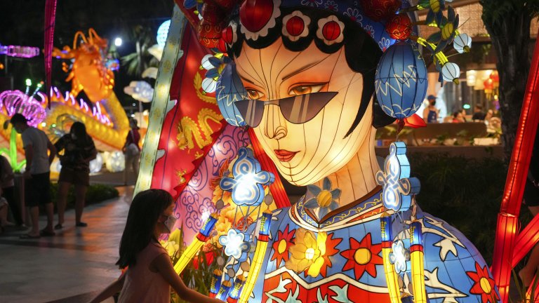 Китайските туристи планират внимателно – бум на пътуванията и рекорден шопинг през лятото 