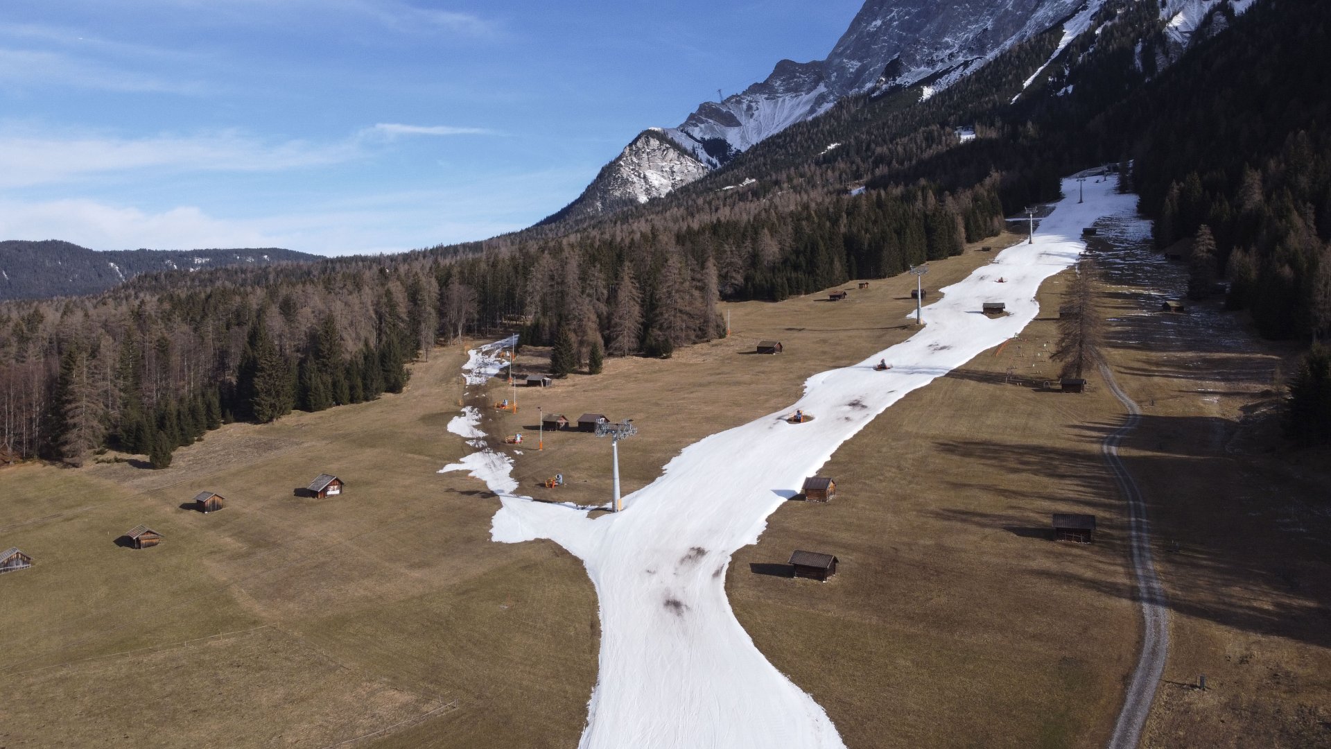 Алпите без сняг в някои курорти