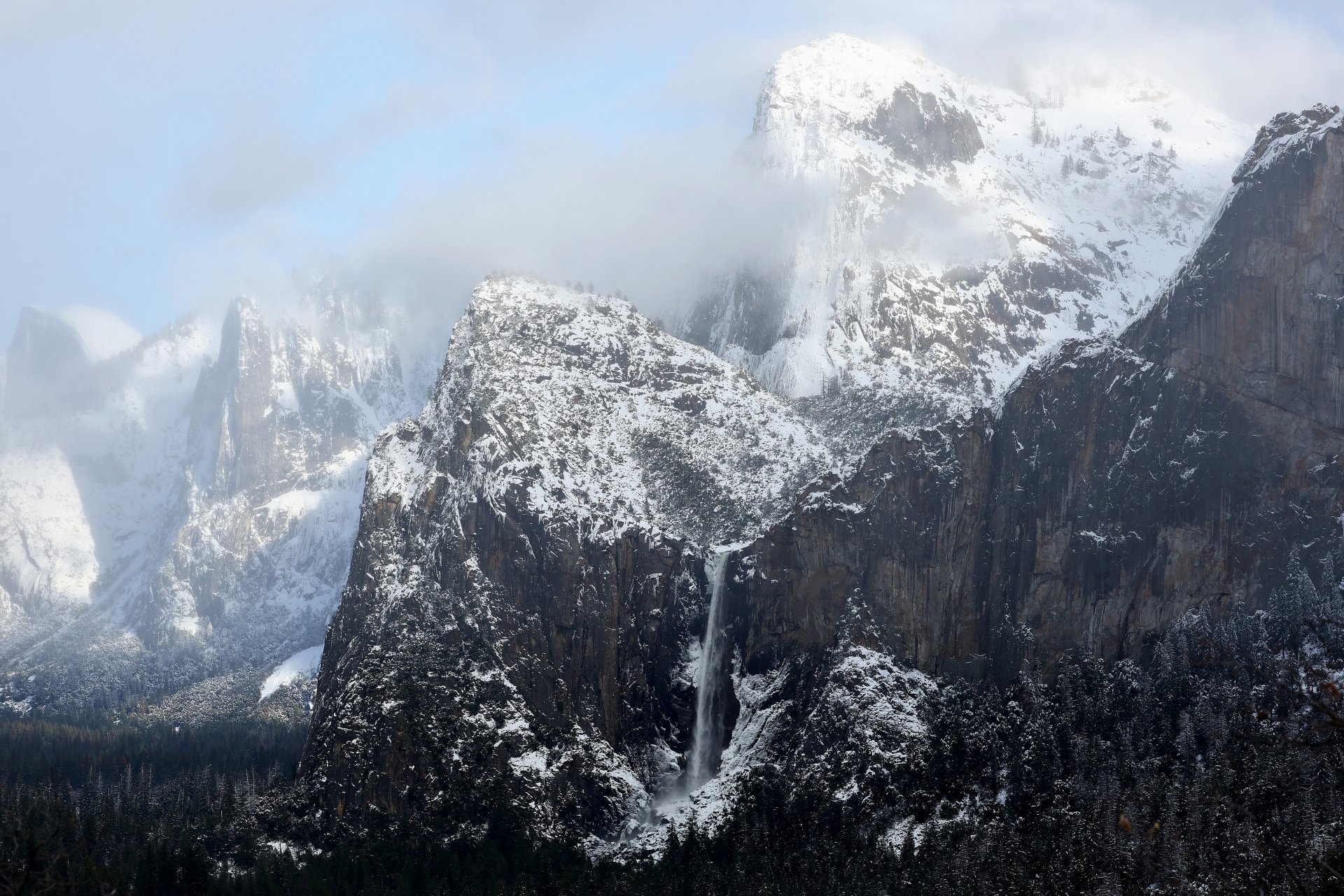 Водопадът Брайдълвайл  Йосемити, Калифорния 