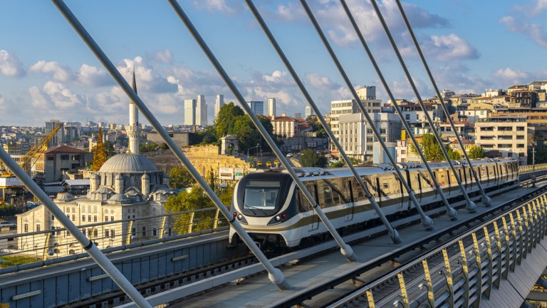 Най-бързата линия на метрото в Европа бе открита в Истанбул