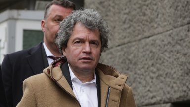 По думите му партията е била изхвърлена от парламента с