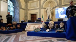 САЩ върнаха на Италия фреска от древния Херкулан и други ценни реликви