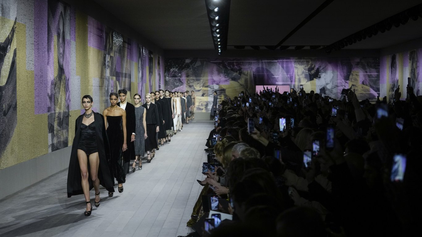"Dior" почете Джозефин Бейкър и свободата на 20-те години 