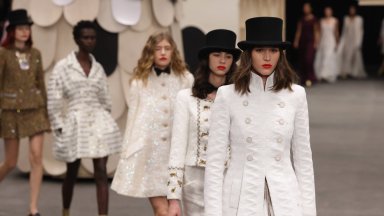Модна къща "Chanel" организира панаир на висшата мода в Париж 