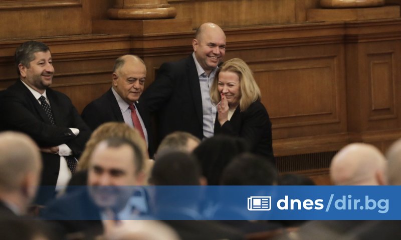 Преговорите между Демократична България и Продължаваме промяната продължават. Двете формации