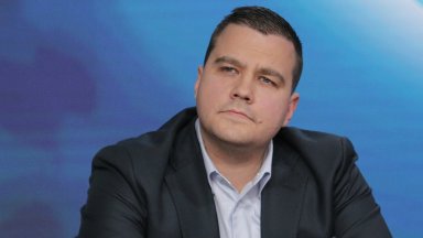 Според Балабанов това което Кирил Петков говори е под формата