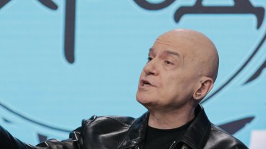 Заявлението на Трифонов беше прието с 12 гласа за и