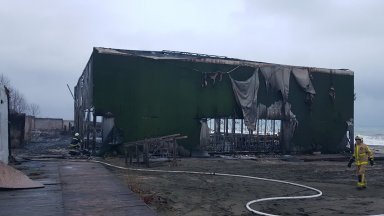 Пожар изпепели заведение на плажа в Бургас То се намира