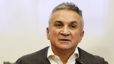 Бащата на Ноле ще пропусне полуфинала заради снимката с руски флаг