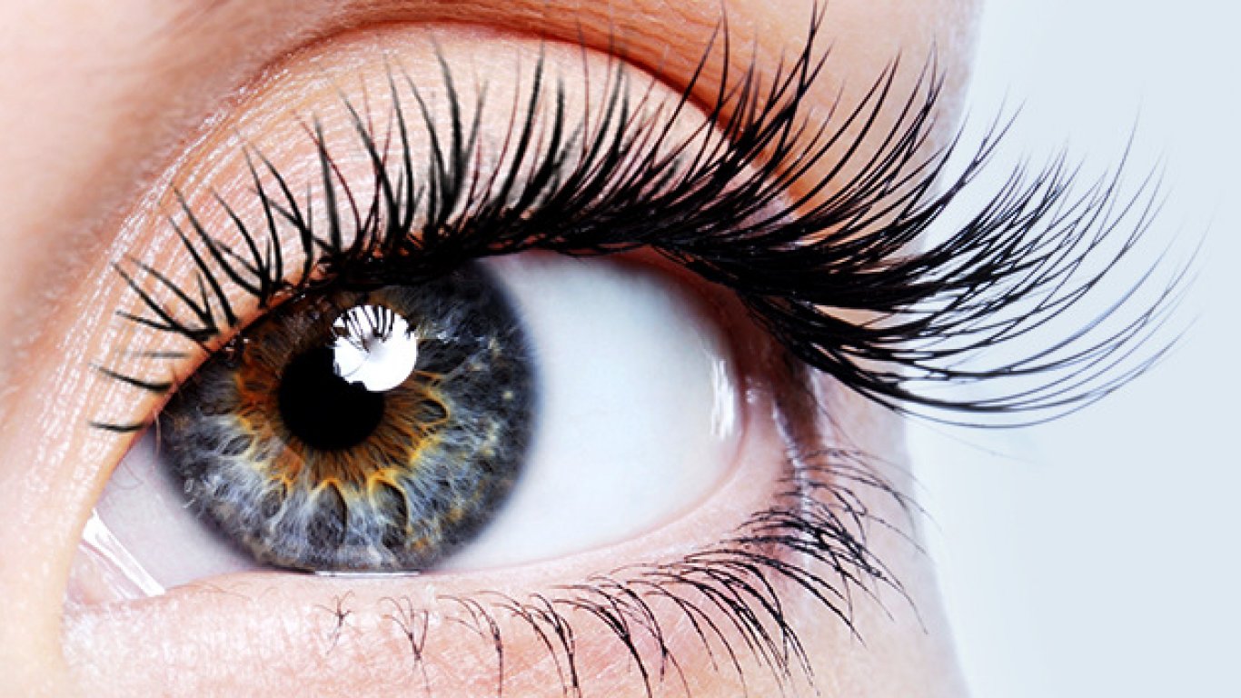Какво е блефаропластика и как може да помогне на Вашето зрение и красота