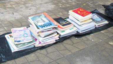 Учебниците да станат безплатни за всички ученици от 1 до