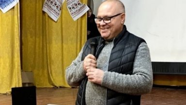 Нашият приятел Саша Андреев който беше ранен от осколки водейки