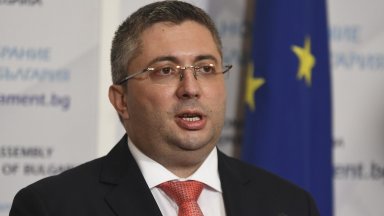 Регионалният министър Иван Шишков по груб начин се опита да