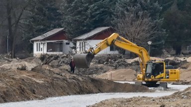 Правителството отпусна 10,5 млн. лева за щетите от водното бедствие в Карловско
