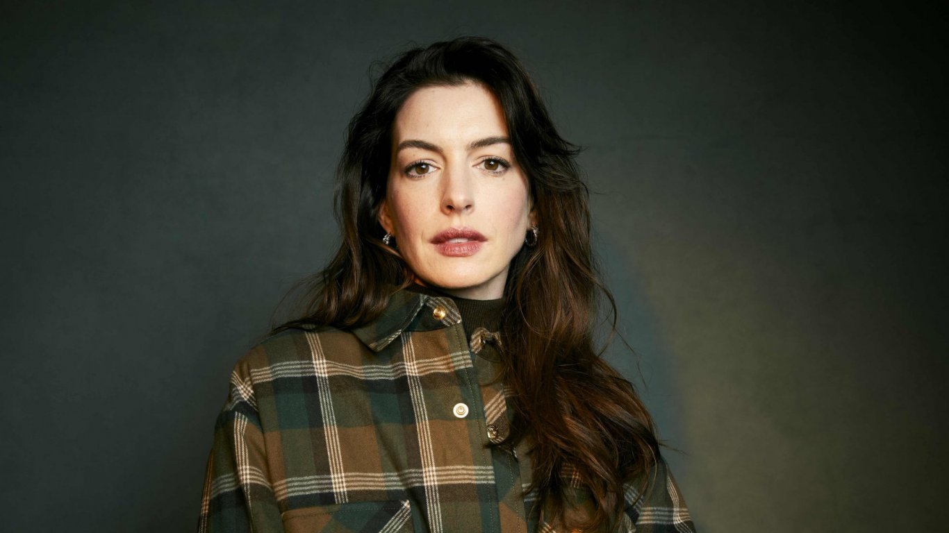 "Alone At Dawn": Военна драма за героизма на Джон Чапман с Адам Драйвър и Ан Хатауей