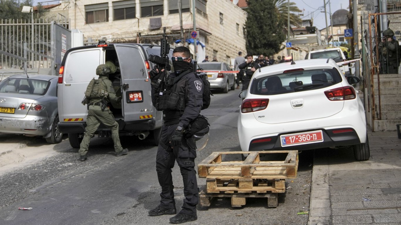 Двама ранени при нова стрелба в Йерусалим