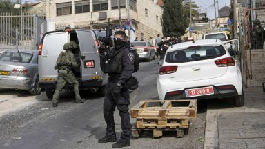 Въоръжен младеж откри днес огън в Източен Йерусалим и рани
