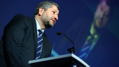 Това че изведнъж изгърмяха бушоните на съдебната власт е нов