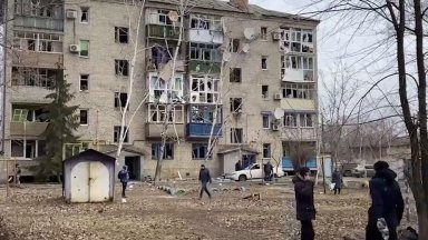 Нови цивилни жертви след руски и украински обстрел - ракети в жилищен квартал и болница