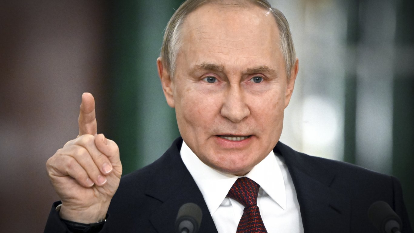 Путин поиска общи тренировъчни центрове с Беларус. Москва и Киев опитват десанти на Днепър