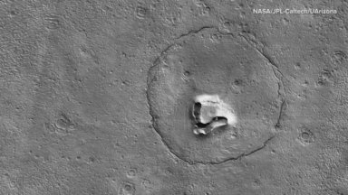 НАСА показа нови кадри от повърхността на Марс, наподобяващи муцунка на мече