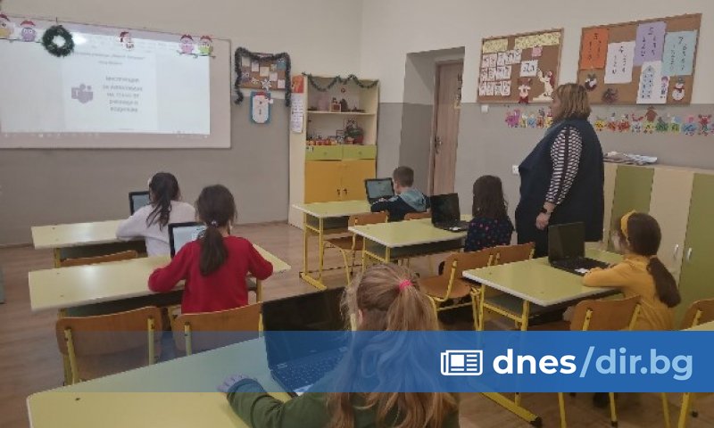 Общо 128 ученици и родители, в това число 36 първокласници,