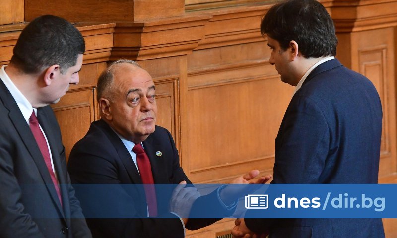 Превърнахме се в държавата на изтеклите мандати - има 20