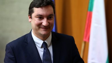 Крум Зарков е категоричен че лидерският въпрос в БСП ще