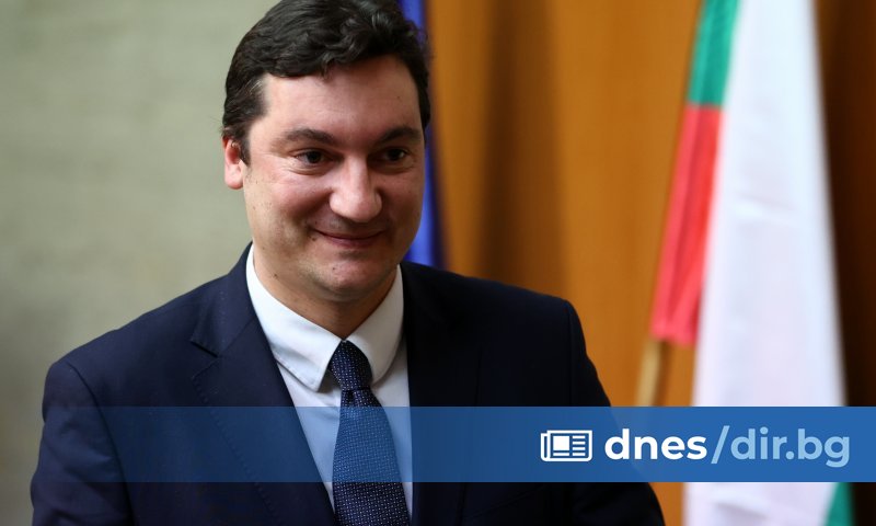 Крум Зарков е категоричен, че лидерският въпрос в БСП ще