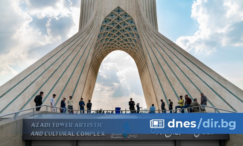 Ирански съд осъди млада двойка на над 10 години затвор,