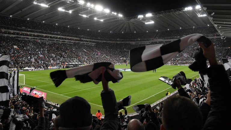 Нов абсурд: Собствениците на Нюкасъл продадоха на себе си стадиона, за да декларират печалба