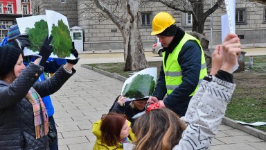 Коалиция За да остане природа в България направи флашмоб в