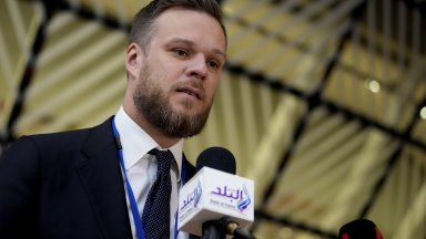 Литовският външен министър Габриелюс Ландсбергис се изказа вчера против наличието