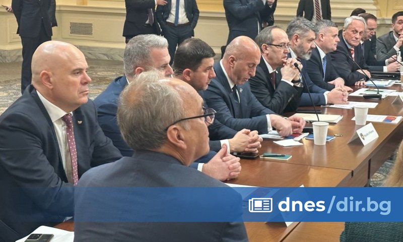 Преди да присъства на Молитвената закуска в Белия дом на