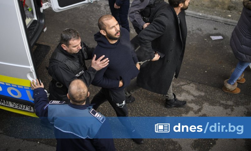 Андрю Тейт, който е задържан в Румъния по подозрения в