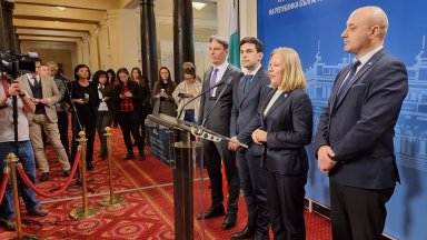 Продължаваме промяната и Демократична България сезират Конституционния съд за отстраняването