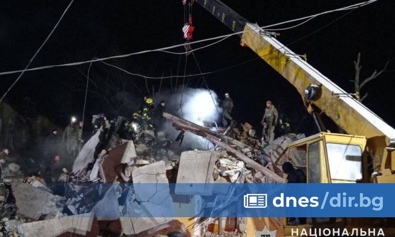 Двама души са загинали, а близо 30 са пострадали при