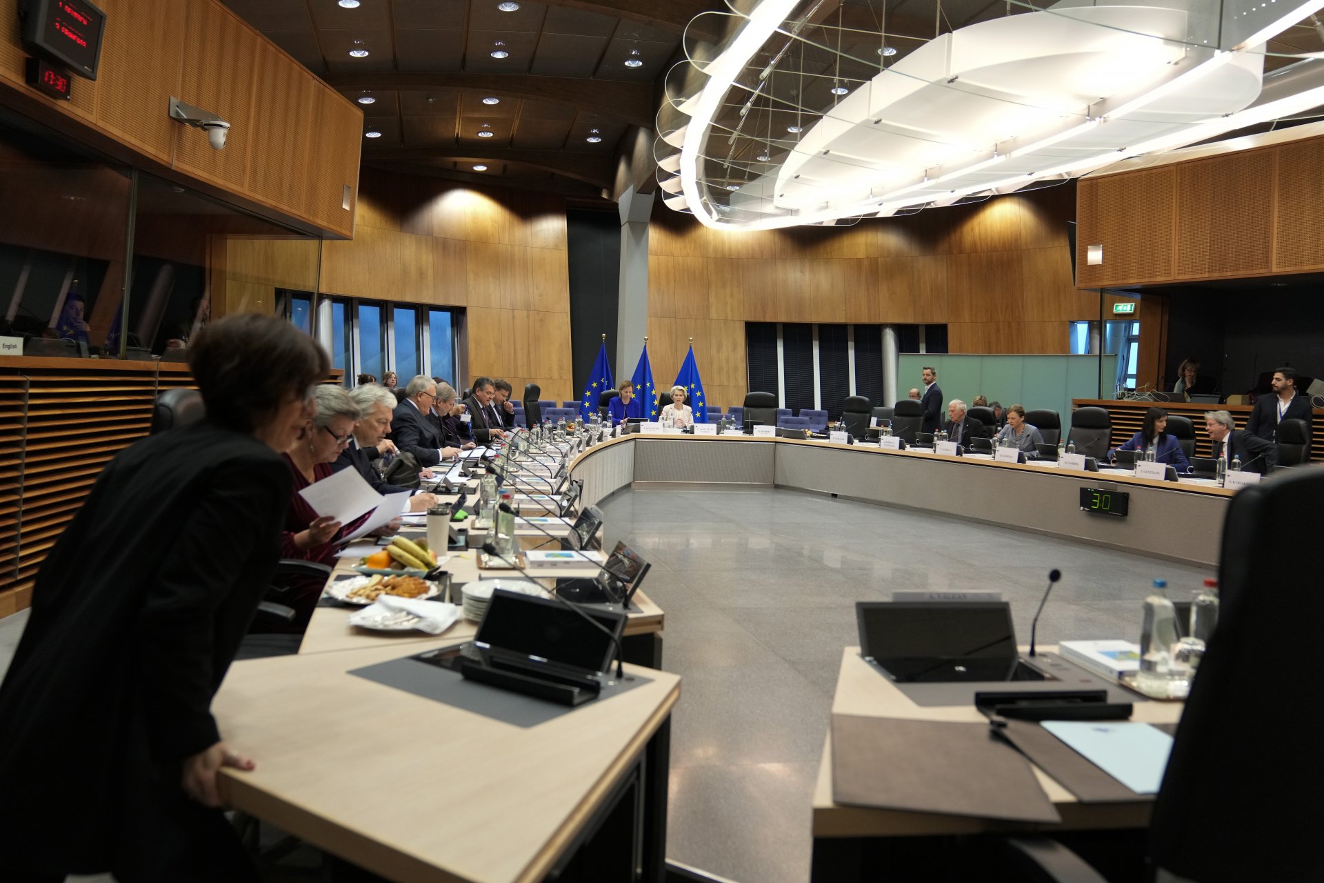 Урсула фон дер Лайен председателства заседание на Европейската комисия (снимка от 25 януари 2023 г.)