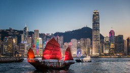 Хонконг ухажва туристи с безплатни самолетни билети и ваучери