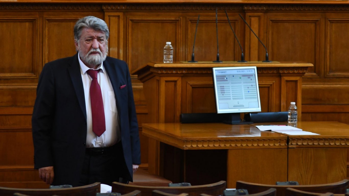 Вежди Рашидов беше председател на парламента четири месеца