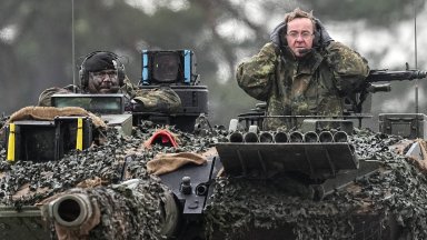  Германски танкове и италианска Противовъздушна отбрана се насочат към Украйна 