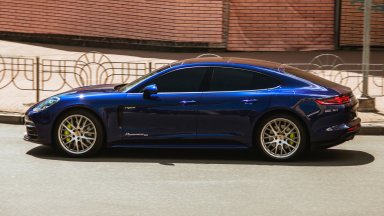 Дилърите на Porsche в китайския град Инчуан обявиха продажбата на