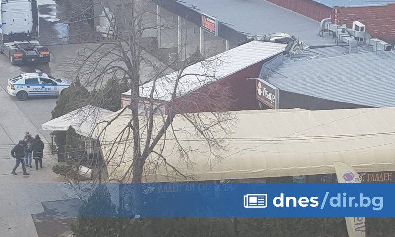 Тежкотоварен камион се вряза в кафенето на автомивка в Пазарджик,