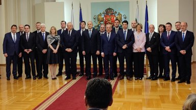 От Продължаваме промяната и от БСП атакуваха едновременно но поотделно