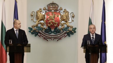 Президентът Румен Радев и кабинетът Донев 2 излязоха с позиция