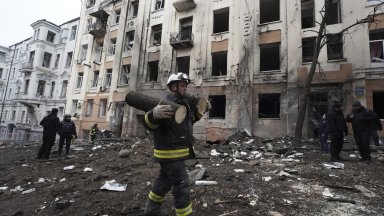 Ожесточени боеве в Бахмут, ракетни удари взеха жертви в Харков и Донецк (видео/снимки)