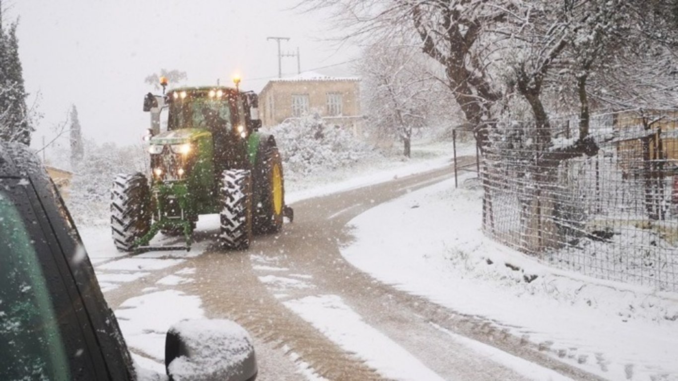 Чистене на пътища в Гърция