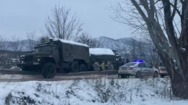 Катастрофа с военни камиони на път Е 79 между Враца и