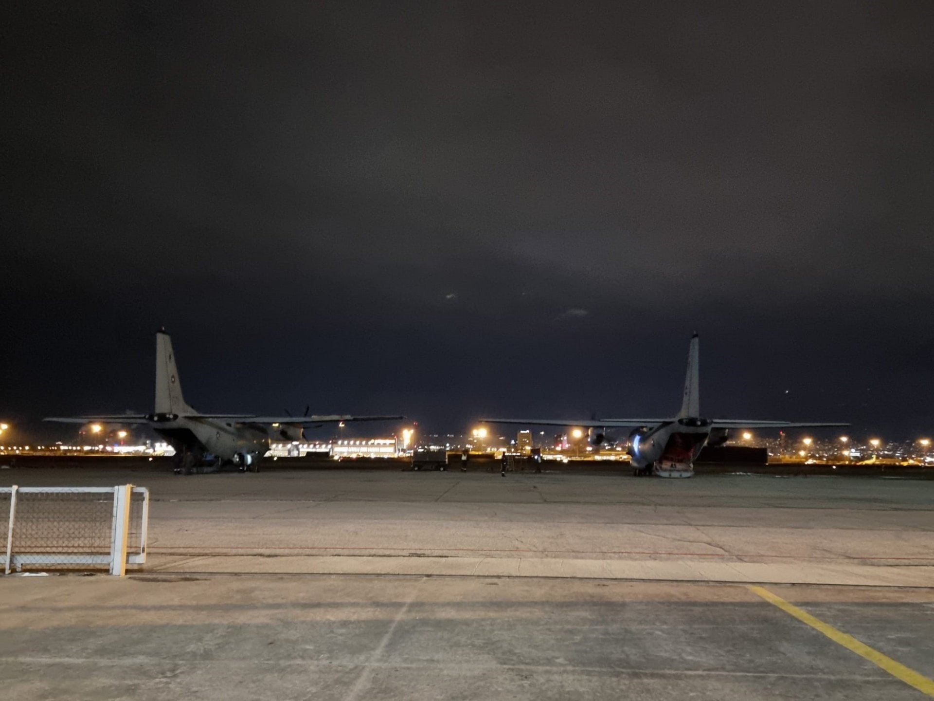 Два самолета Спартан с български спасители излетяха за Адана от летище Враждебна