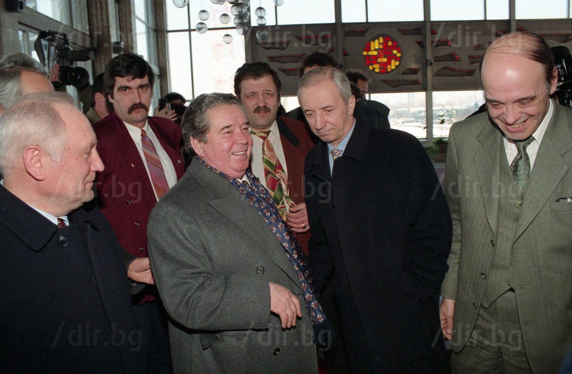 Рем Вяхирев - вдясно е Красимир Николов, началник на кабинета на премиера Жан Виденов